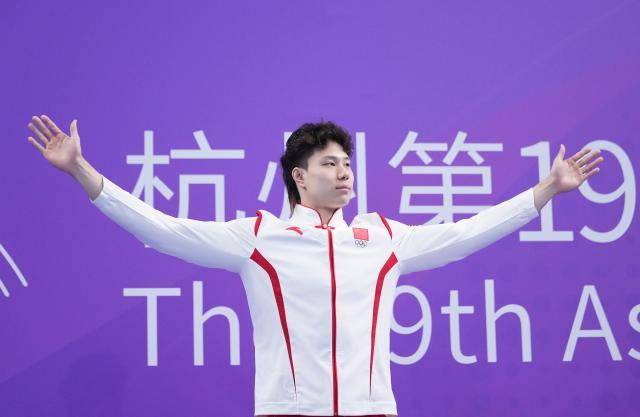 开云APP-“蛙王蝶后”携手新生力量 共铸中国泳军亚运传奇