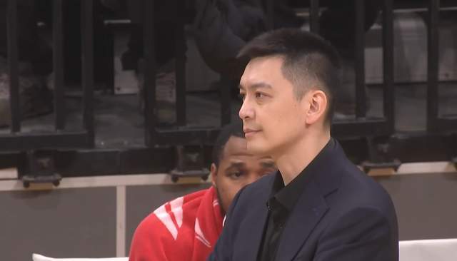 真不手软！高诗岩末节12分浇灭旧主，赵继伟12+7+6怒了，杨鸣无助