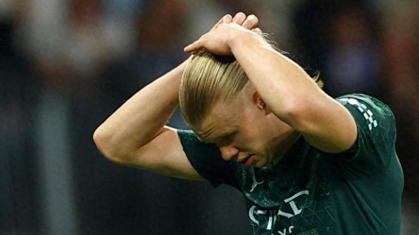 开云体育下载-哈兰德伯纳乌“隐身”：80分钟零射门，挪威锋霸遭皇马铁壁封锁