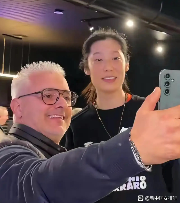 开云体育下载-续约科内!朱婷用顶薪打服黑子:31岁无休扛队,这才是女排真传奇|中国女排|科内利亚诺|精神|意甲|世锦赛_新浪体育_新浪新闻